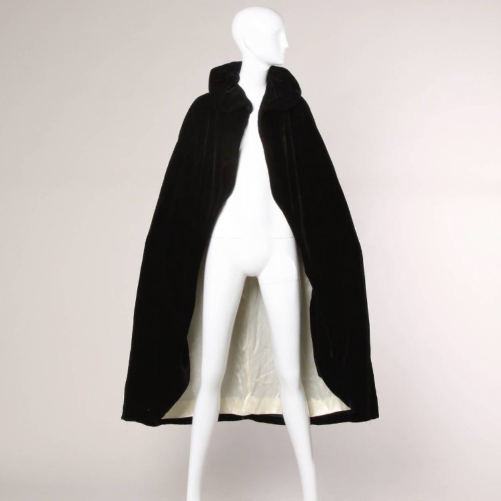 Vintage Velvet Hooded Cloak Jacket with Sleeves
